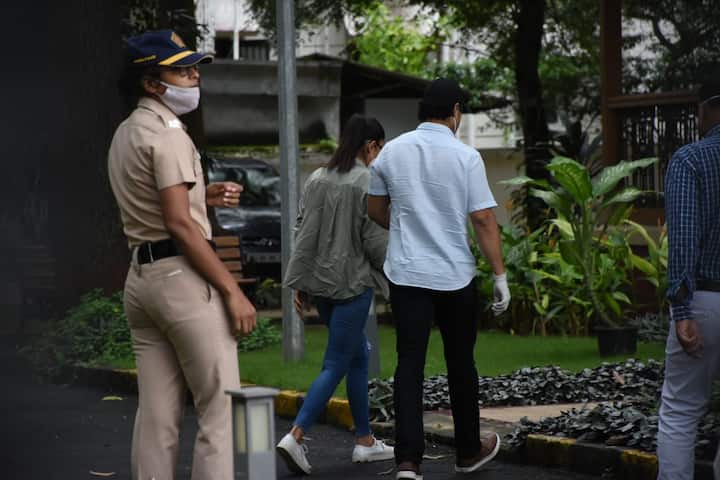 बता दें कि रकुल प्रीत सिंह ड्रग्स मामले में गिरफ्तार रिया चक्रवर्ती की काफी अच्छी दोस्त हैं. (Photo Credit: Manav Manglani)