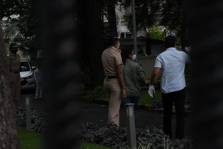 बता दें कि इस मामले में कल दीपिका पादुकोण, श्रद्धा कपूर और सारा अली खान से पूछताछ होने वाली है. (Photo Credit: Manav Manglani)