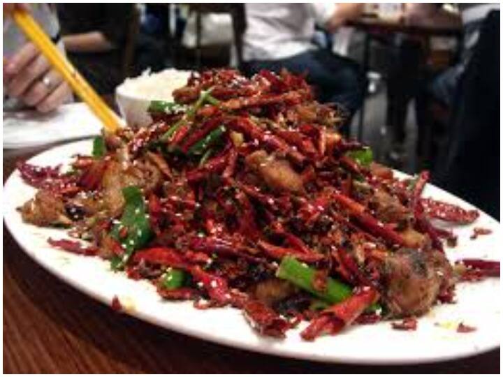 Benefits of Spicy Food: स्पाइसी और तेज मिर्च वाले चटपटे फूड का इस्तेमाल भी शरीर को पहुंचाता है फायदा, जानिए कैसे? Spicy food is also helpful for health benefit, Know how it reacts in body Benefits of Spicy Food: स्पाइसी और तेज मिर्च वाले चटपटे फूड का इस्तेमाल भी शरीर को पहुंचाता है फायदा, जानिए कैसे?