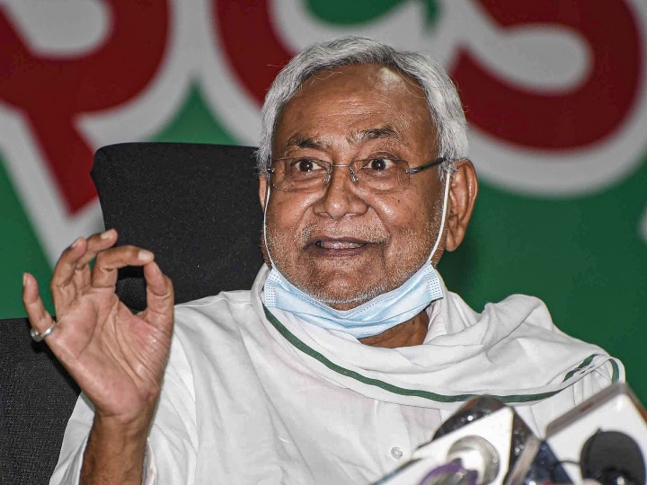 Bihar Election: Nitish's taunt on RJD, said - income will decrease if you get in the circle of publicity बिहार चुनाव: नीतीश का RJD पर तंज, कहा- प्रचार के चक्कर में आए तो आमदनी घट जाएगी