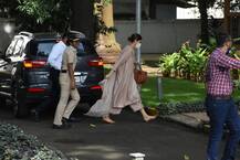 Photos: NCB के दफ्तर पहुंचीं अभिनेत्री दीपिका पादुकोण, ड्रग्स मामले में करना है सवालों का सामना