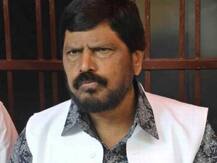 'गो कोरोना गो' का नारा देने वाले केंद्रीय मंत्री रामदास अठावले कोरोना पॉजिटिव