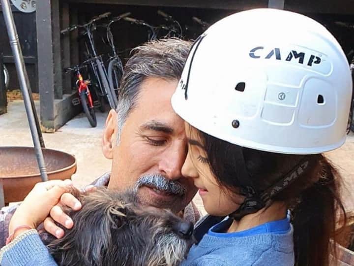 daughters day 2020 akshay kumar wishes her daughter nitara Daughter’s Day 2020: अक्षय कुमार ने बेटी नितारा के लिए लिखा ये प्यारा मैसेज