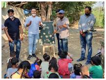 DU और JNU के वालंटियर्स दिल्ली में स्कूली छात्रों के लिए चला रहे हैं 'बस्ती की पाठशाला'