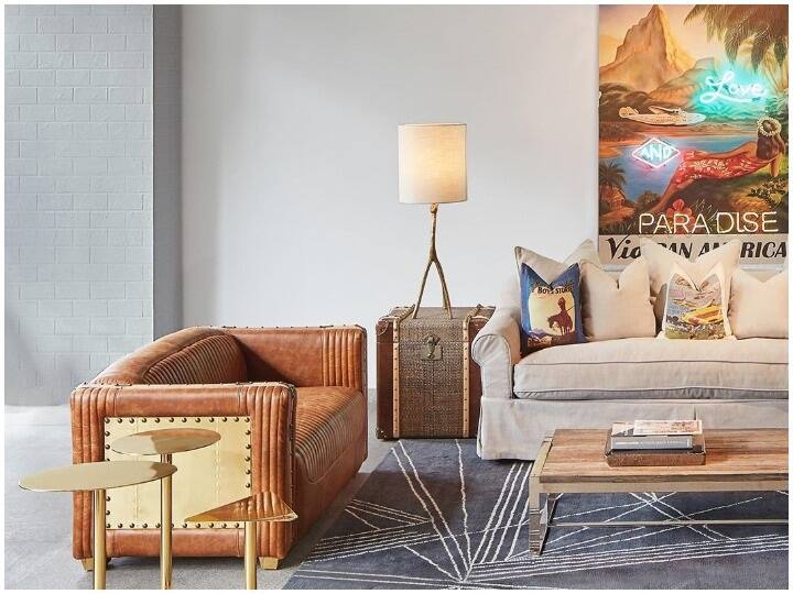 सुजैन खान के इस घर में एक बड़ा सा लिविंग रूम है. उन्होंने अपने घर में हर चीज के लिए स्पेस दिया गया है.   इस घर में कहीं भी खड़े होकर पूरे घर को देख सकते हैं. 