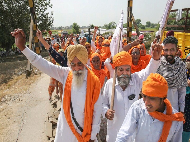 Indian farmers continue anti farm bills protests ANN Farmers Protest: आज भी जारी है किसानों का आंदोलन, गृह मंत्री के बयान के बाद भी मानने को तैयार नहीं प्रदर्शनकारी