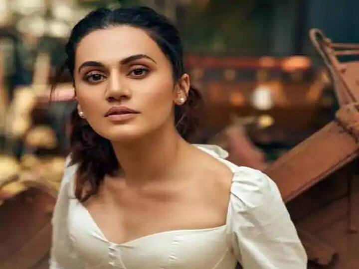 Superhit Filmy Scene: जब घर से भागी थीं Vicky Kaushal के प्यार में पागल Taapsee Pannu, आधे रास्ते जाकर आई थी अक्ल Superhit Filmy Scene from manmarziyan When Taapsee Pannu left her house for vicky kaushal love Superhit Filmy Scene: जब घर से भागी थीं Vicky Kaushal के प्यार में पागल Taapsee Pannu, आधे रास्ते जाकर आई थी अक्ल