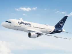 नौकरी की गारंटी मांगने पर जर्मन एयरलाइंस ने निकाल दिए 103 इंडियन फ्लाइट अटैंडेंट्स