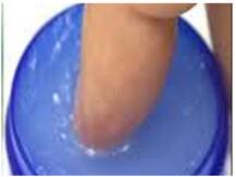 बंद नाक खोलने और नजला-जुकाम में फायदेमंद होता है बाम, इस्तेमाल से पहले जान लें कैसे करता है काम