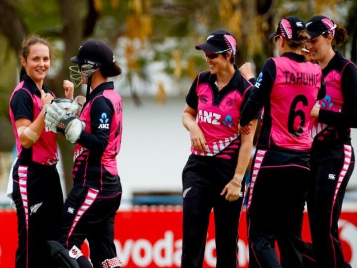 New Zealand women won third and final t20 against Australia लगातार 13 मैच गंवाने के बाद न्यूजीलैंड महिला क्रिकेट टीम को ऑस्ट्रेलिया के खिलाफ मिली जीत