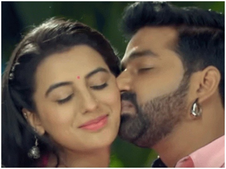 Pawan Singh and akshara singh romantic bhojpuri song goes viral after breakup Bhojpuri Song: पवन सिंह और अक्षरा के ब्रेक के बाद वायरल हो रहा है इस जोड़ी का रोमांस करते ये गाना