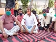 मेरठ में भी दिखा हाथरस कांड का गुस्सा, सफाई कर्मचारियों का धरना-प्रदर्शन, कहा- सुरक्षित नहीं दलित बेटियां