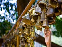 आखिर मंदिर में क्यों लगाई जाती हैं घंटी, क्या आप जानते हैं यह रहस्य