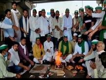 गाजियाबाद: यूपी गेट पर आमने-सामने आये किसान और पुलिस, 2 साल पहले हुई घटना है वजह