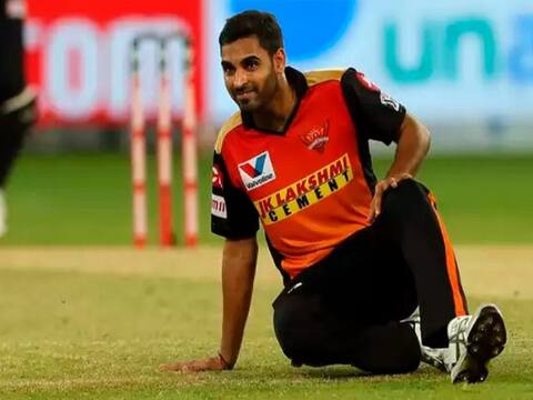 IPL 2020: भुवनेश्वर कुमार की चोट ने बढ़ाई हैदराबाद की चिंता, टीम को लग सकता है तगड़ा झटका IPL 2020: भुवनेश्वर कुमार की चोट ने बढ़ाई हैदराबाद की चिंता, टीम को लग सकता है तगड़ा झटका