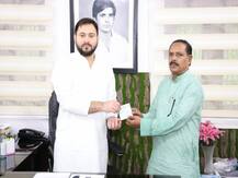 Bihar Election: उपेंद्र कुशवाहा को लगा एक और बड़ा झटका, बिहार BSP अध्यक्ष ने थामी लालू की लालटेन