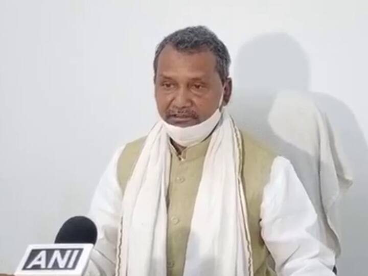 हाथरस मामले को लेकर योगी के मंत्री का बड़ा आरोप, कहा- जातीय दंगा करवाना चाहता है विपक्ष Hathras Gangrape Case UP Cabinet minister Ramapati shastri allegation on Opposition ANN हाथरस मामले को लेकर योगी के मंत्री का बड़ा आरोप, कहा- जातीय दंगा करवाना चाहता है विपक्ष