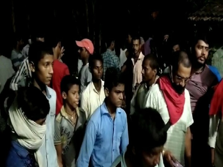 Muzaffarpur: Dead bodies of two young girls of the same family found in a water filled pit, family members allege ann