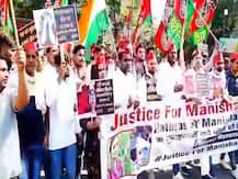 हाथरस गैंगरेप केस: मेरठ में सपा कार्यकर्ताओं ने किया प्रदर्शन, बोले- आरोपियों को दी जाए फांसी