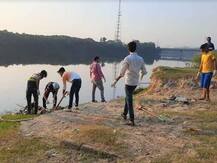 दिल्ली: ABVP और विकासार्थ विद्यार्थी ने चलाया यमुना स्वच्छता अभियान