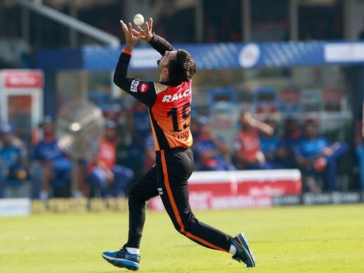 IPL 2020: मनीष पांडे ने पकड़ा आईपीएल का सबसे बेहतरीन कैच, वीडियो वायरल हुआ
