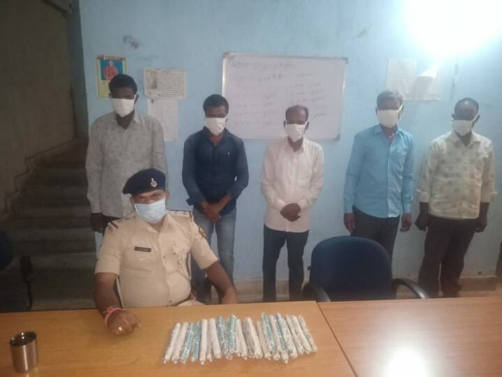 गया पुलिस ने विस्फोटक के साथ 5 नक्सलियों को किया गिरफ्तार, चुनाव के दौरान अशांति फैलाने की थी प्लानिंग