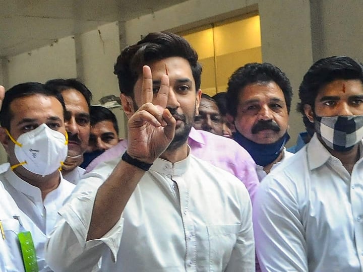 चिराग पासवान के बंगले में बाग़ी नेताओं का मेला, बीजेपी का गेम तो नहीं !