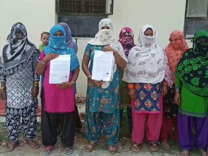 कौशांबीः खाकी का अमानवीय चेहरा, महिला को निर्वस्त्र कर थाने में पीटा, अब होगी जांच Video viral of women beaten in police station naked by police officers ANN