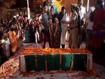 सोपोर में शहीद हुए रायबरेली के लाल शैलेंद्र सिंह का शव पहुंचा पैतृक गांव, अंतिम दर्शन को उमड़ा जन सैलाब