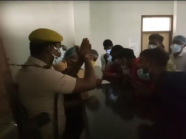 UP: Employees Did Not Get Full Salary In Saharanpur Medical College, Went  On Strike, Patients Upset ANN | यूपी: सहारनपुर मेडिकल कॉलेज में कर्मचारियों  को नहीं मिली पूरी सैलरी, हड़ताल पर गए,