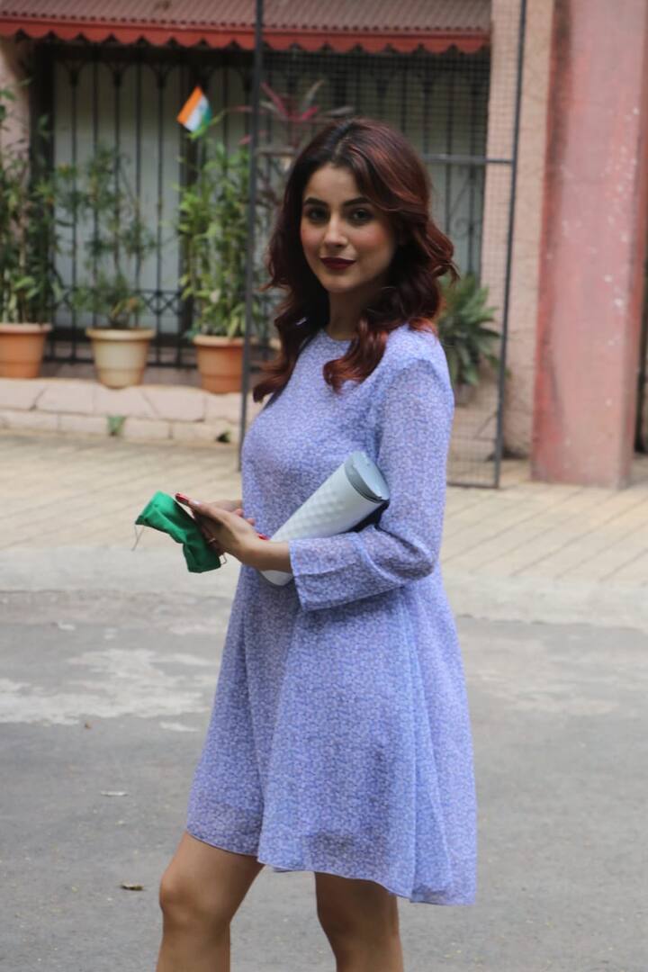 जाहिर है कि लॉकडाउन खत्म होने के बाद अनलॉक के तहत शूटिंग शुरू हो चुकी है. जरूरी एहतियात बरतते हुए अब फिल्म इंडस्ट्री में लोग काम शुरू कर रहे हैं. (तस्वीर- Manav Manglani)