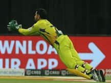 IPL 2020: धोनी ने छलांग लगाते हुए पकड़ा कमाल का कैच, फिटनेस फिर की साबित, देखें वीडियो