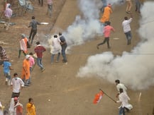 BJP के ‘नबन्ना मार्च' के दौरान कार्यकर्ताओं और पुलिस के बीच झड़प, आंसू गैस छोड़े गए