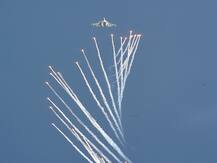 वायुसेना दिवस पर राफेल, तेजस, सुखोई और जैगुआर जैसे धुआंधार विमानों ने आकाश में गर्जना की, देखिए तस्वीरें