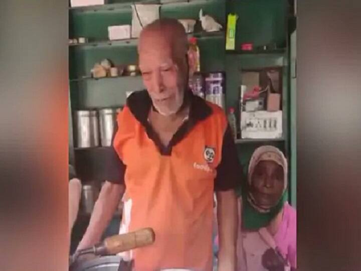 80 year old crying no one comes to dhaba video goes viral and delhi people visiting baba ka dhaba Viral Video: 80 साल के बुजुर्ग ने रोते हुए कहा अब ढाबे पर कोई नहीं आता, मदद के लिए उमड़े लोग