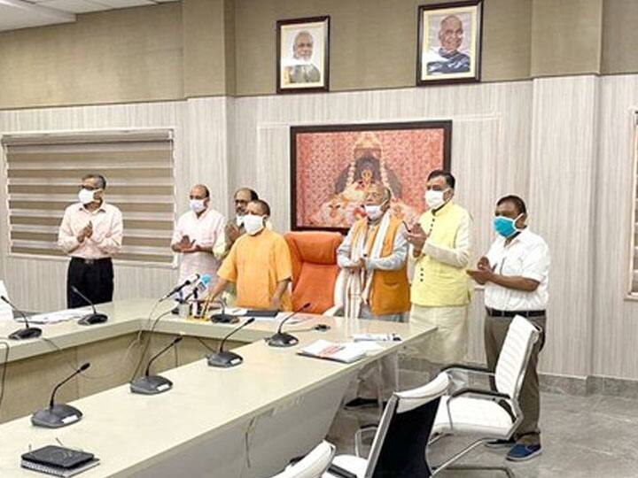 गोरखपुर को 122 करोड़ की 177 परियोजनाओं की सौगात, योगी बोले- विकास की रोशनी से रोशन होगी हर गली UP Chief Minister Yogi Adityanath laid the foundation stone of many projects in Gorakhpur गोरखपुर को 122 करोड़ की 177 परियोजनाओं की सौगात, योगी बोले- विकास की रोशनी से रोशन होगी हर गली