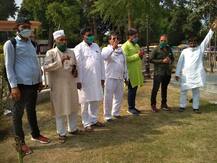 प्रयागराज: लाल दुपट्टे और फटी कैप के ज़रिये दो दिन तक हुआ बापू की मूर्ति का अपमान, सोता रहा सरकारी अमला, एबीपी गंगा ने दिलाया सम्मान