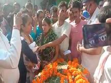 कुशीनगर: भारत-चीन सीमा पर तैनात जवान की हार्ट अटैक से मौत, गार्ड ऑफ ऑनर के साथ किया गया अंतिम संस्कार