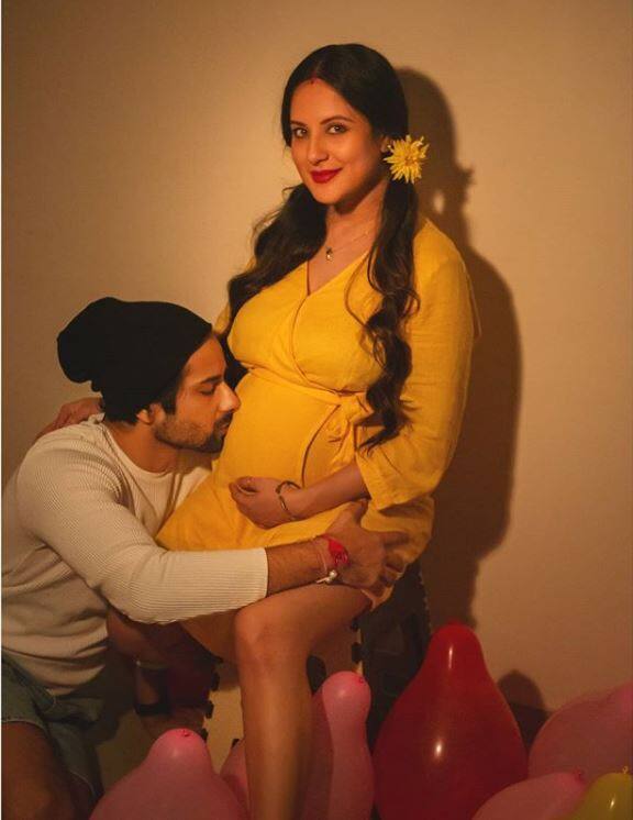 वहीं अब पूजा शादी के महज 5 महीने बाद ही अपने पहले बच्चे को जन्म दिया है.