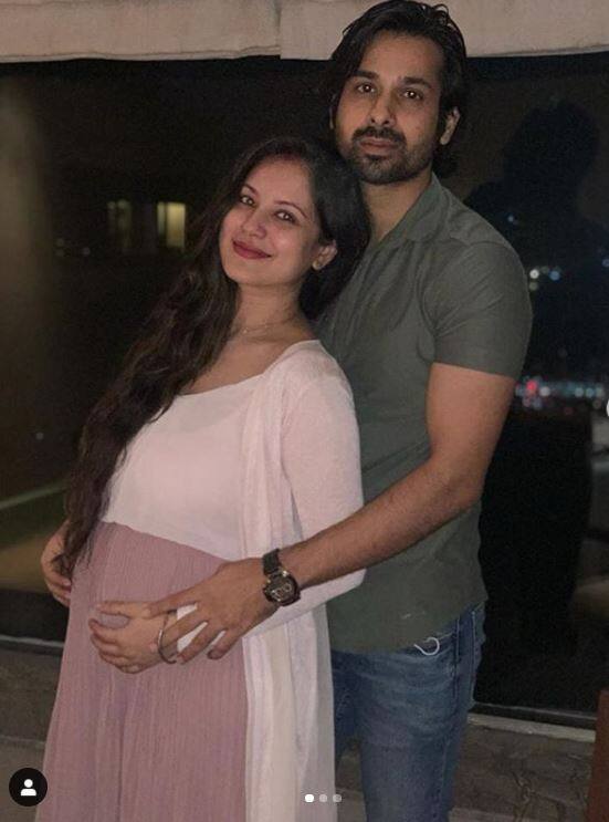 सभी तस्वीरें पूजा और कुणाल के इंस्टाग्राम अकाउंट से ली गई हैं.