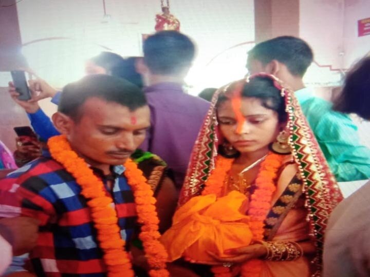 Newly married couple met an accident and husband died on spot in Kushinagar ann कुशीनगर: घर की दहलीज तक भी नहीं पहुंचे पाये थे कि उजड़ गया गया काजल का सुहाग, पढ़ें ये झकझोर देने वाली खबर