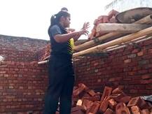 मेरठ: सपनों को पूरा करने के लिए मजदूरी कर रही है तीरंदाज बेटी, शिकायत किसी से नहीं