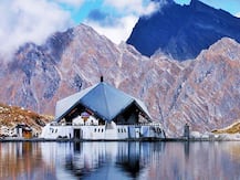 उत्तराखंड: बंद हुए हेमकुंड साहिब के कपाट, इस साल 8500 श्रद्धालुओं ने किए दर्शन