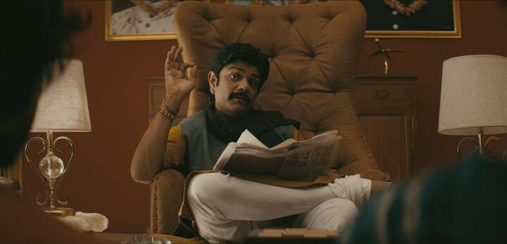 अमित सियाल: 2010 में 'लव, सेक्स और धोखा' जैसी फिल्म में बेहतरीन काम करने के बावजूद अमित को बॉलीवुड में वो पहचान नहीं मिली थी जिसकी उन्हें दरकार थी. लेकिन 'मिर्जापुर', 'जामताड़ा-सबका नंबर आयेगा', 'स्मोक', 'रंगबाज फिर से' जैसी वेब सीरीज ने उनका सितारा बुलंदी पर पहुंचा दिया.