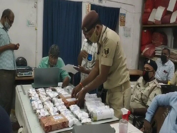 Patna: 2 lakh cash including gold worth 8 crore 42 lakh seized ann पटना: चुनावी सरगर्मी के बीच रेलवे पुलिस ने 8 करोड़ 42 लाख का सोना समेत 2 लाख कैश किया जब्त