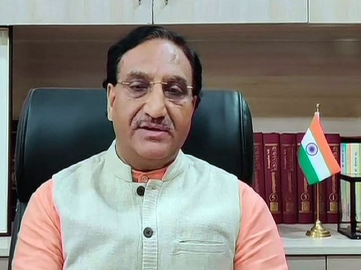 Education Minister While Speaking On NEP Said That There Is No Need To Spend Dollars On Foreign Degrees Anymore रमेश पोखरियाल निशंक ने कहा- स्टूडेंट्स फॉरेन डिग्रियों पर डॉलर्स खर्च करना बंद करें, छात्र अब देश में रहेंगे और पढ़ेंगे