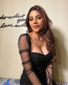 Bigg Boss 14: सोशल मीडिया पर फैंस को भा रहा है Nikki Tamboli का ग्लैमरस लुक