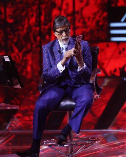 सोशल मीडिया के माध्यम से सदी के महानायक ने अपने फैंस से इस बात को लेकर माफी मांगी. (Photo Credit: Amitabh Bachchan Instagram)