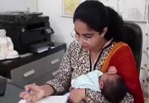 गाजियाबाद: SDM सौम्या पांडे ने पेश की मिसाल, डिलीवरी के 14 दिन बाद ही ज्वाइन किया ऑफिस