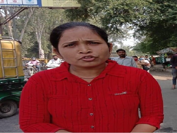 fake female journalist arrested who was extorting e rickshaw drivers in meerut ann मेरठ: ई-रिक्शा वालों से वसूली कर रही फर्जी महिला पत्रकार गिरफ्तार, मीडियाकर्मी से मारपीट भी की